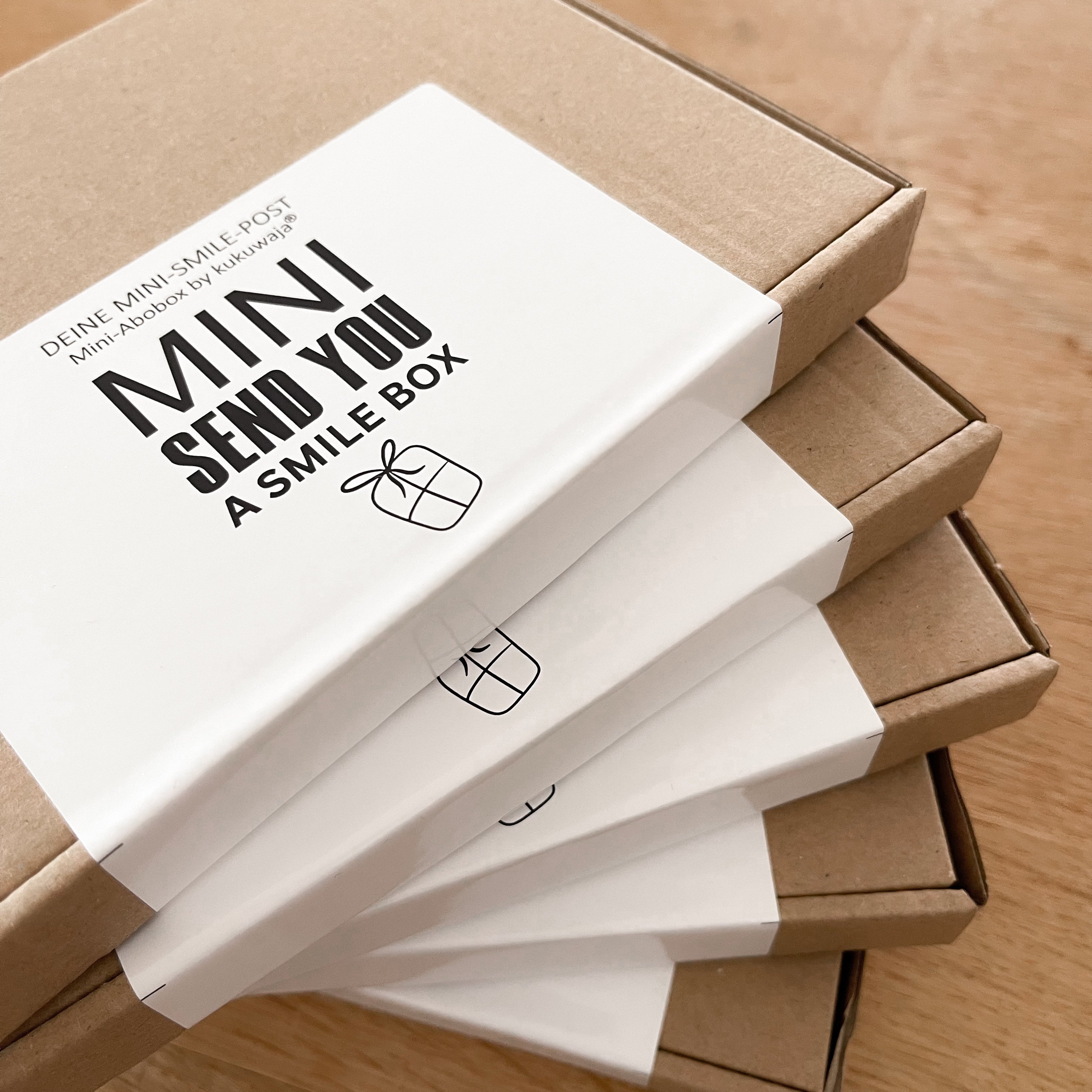kukuwaja Mini Abobox - Monatliche kreative MINI-SMILE-Post